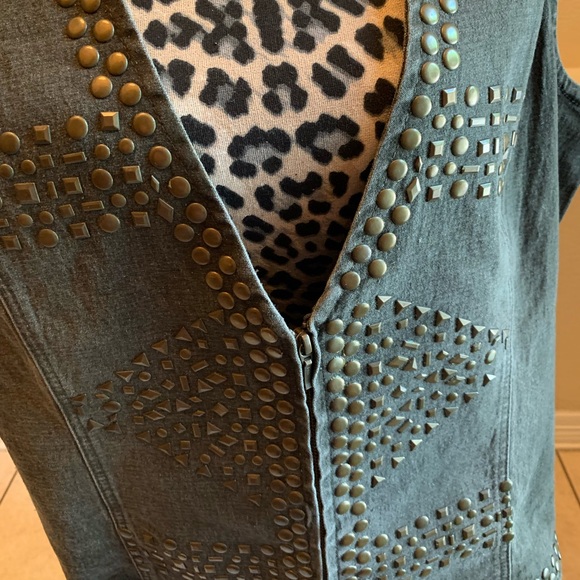 DG2 dark grey brass studded Women Vest. Size - Size XL. Pin came with vest. - Picture 2 of 6